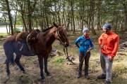 Delphine mit ihrem Pferd und Leandro